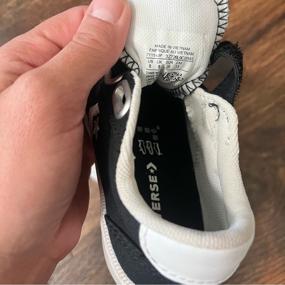 Converse Star Player Size 8c Toddler Shoes- Black & White - Picture 4 of 5